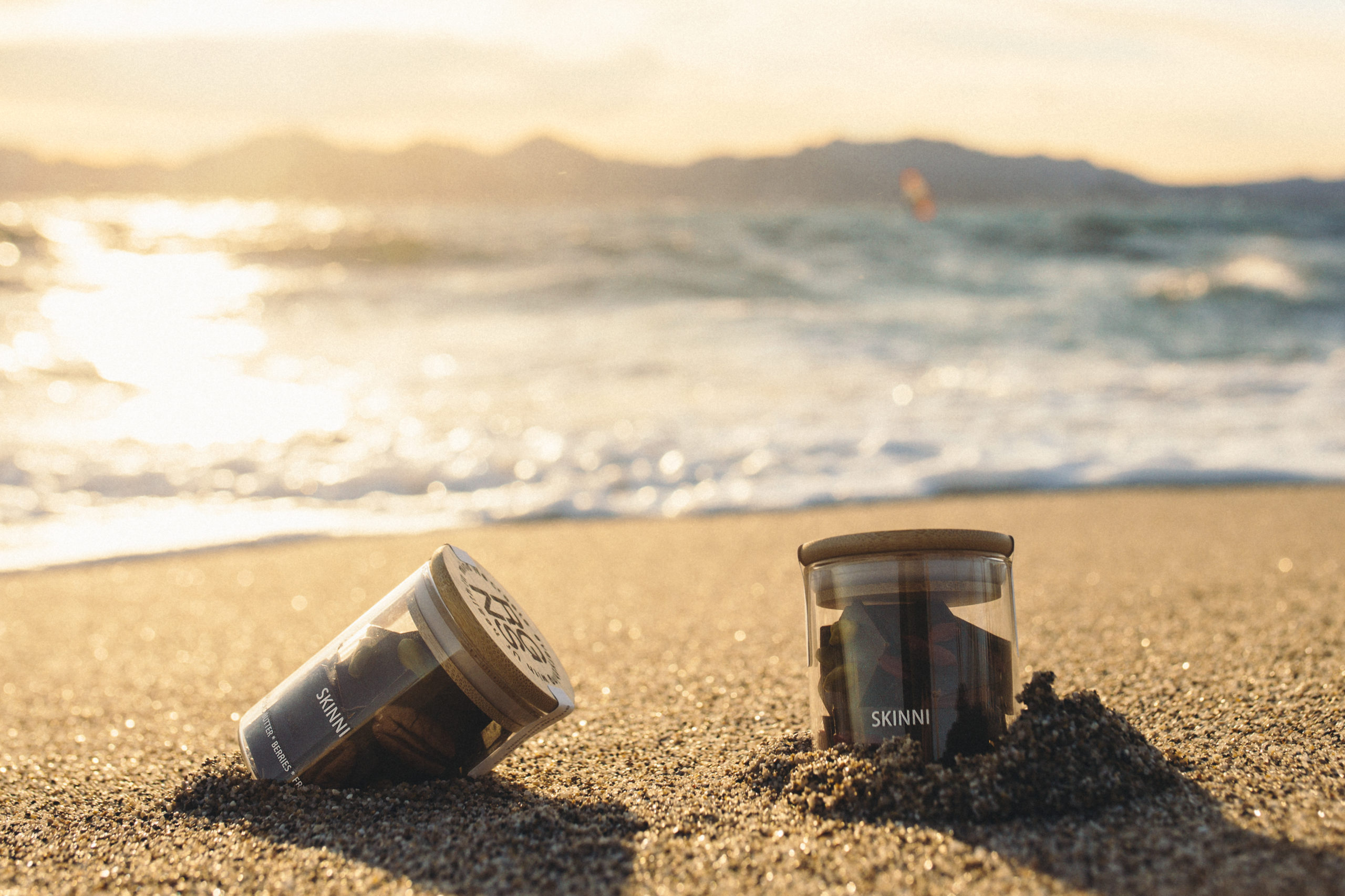 skinni-jars-on-the-beach